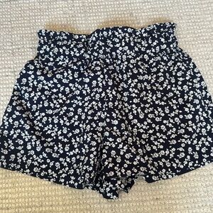 SHEIN Kids Shorts
